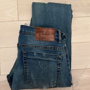 One x One Teaspoon Loonies Size 25